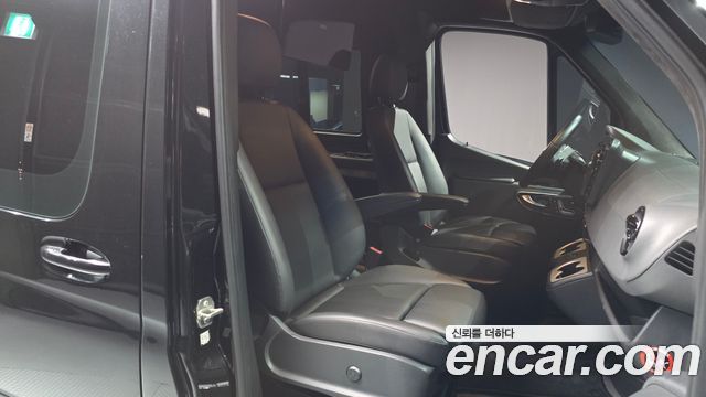 Mercedes-Benz Sprinter 2019 — photo 18