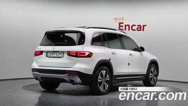 Mercedes-Benz GLB-Class 2020 — photo 2