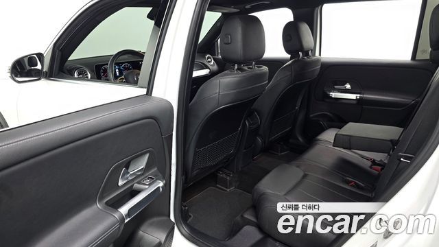 Mercedes-Benz GLB-Class 2020 — photo 17