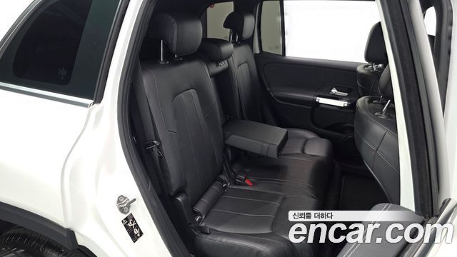 Mercedes-Benz GLB-Class 2020 — photo 18