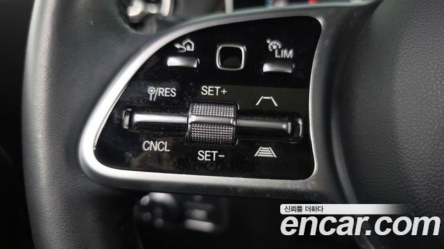 Mercedes-Benz GLB-Class 2020 — photo 25