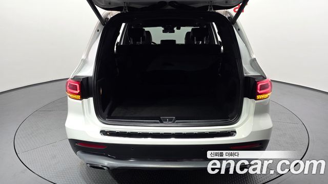 Mercedes-Benz GLB-Class 2020 — photo 26