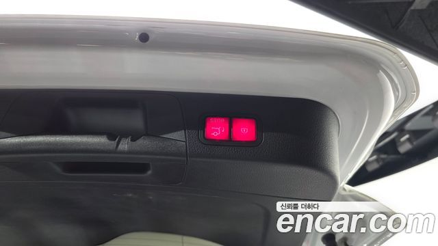 Mercedes-Benz GLB-Class 2020 — photo 28