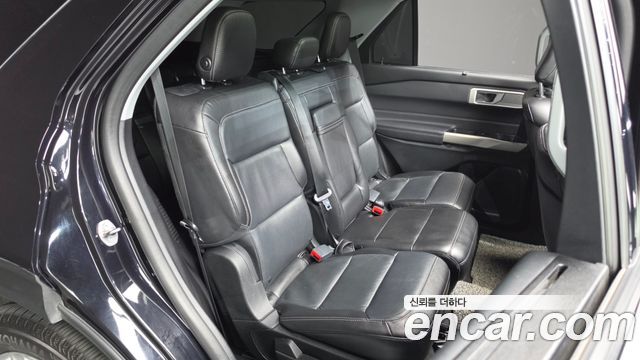 Ford Explorer 2020 — photo 11