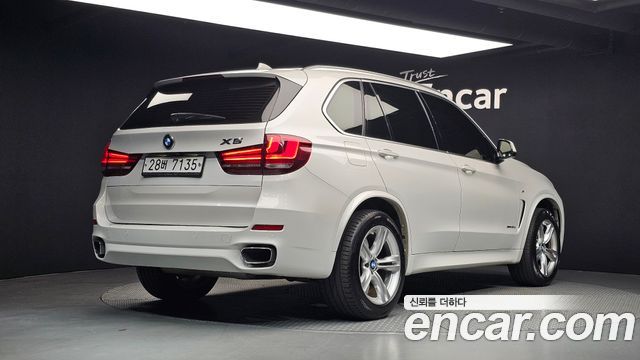 BMW X5 2018 — photo 2