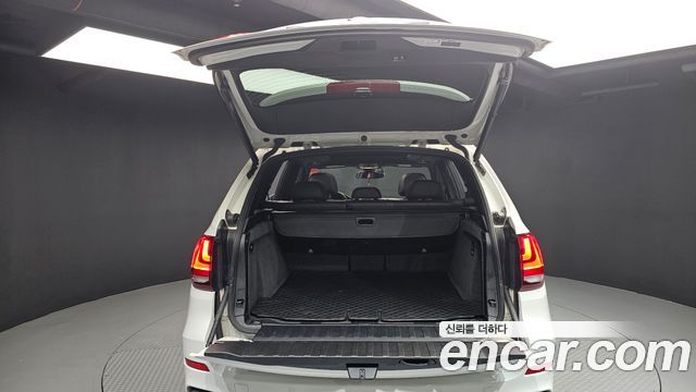 BMW X5 2018 — photo 20