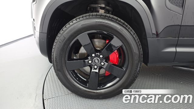 Land Rover Defender 2023 — photo 5