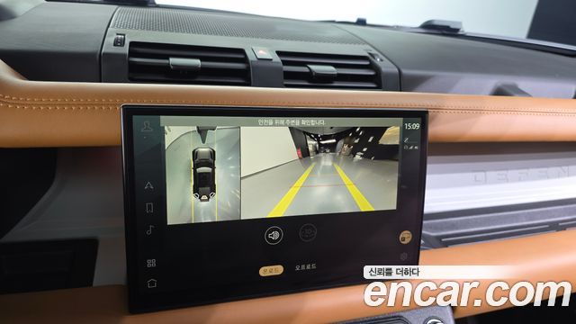 Land Rover Defender 2023 — photo 21