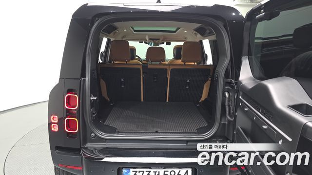 Land Rover Defender 2023 — photo 26