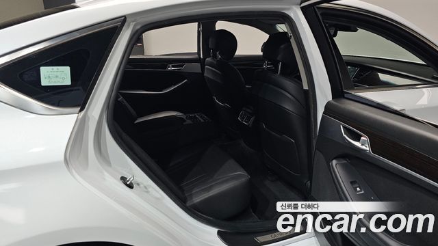 Genesis G80 2017 — photo 12