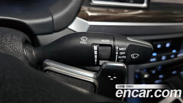 Genesis G80 2017 — photo 18