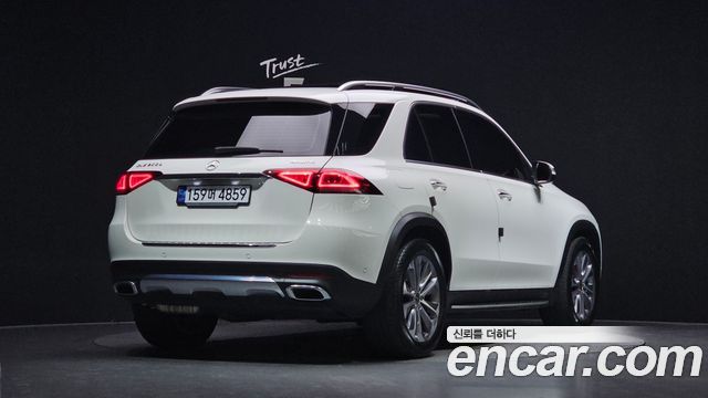 Mercedes-Benz GLE-Class 2022 — photo 2