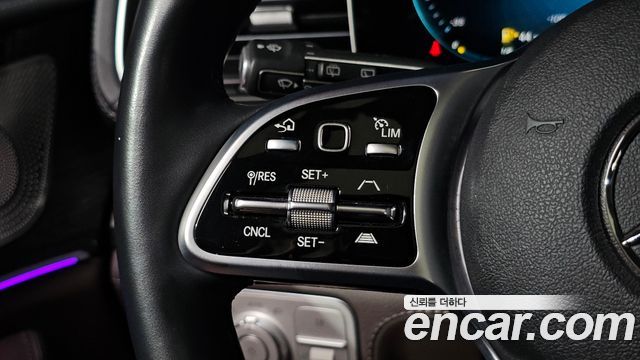 Mercedes-Benz GLE-Class 2022 — photo 24
