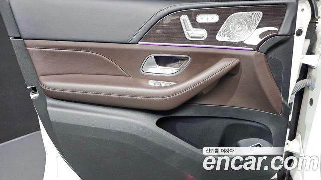 Mercedes-Benz GLE-Class 2022 — photo 14