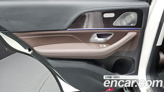 Mercedes-Benz GLE-Class 2022 — photo 15
