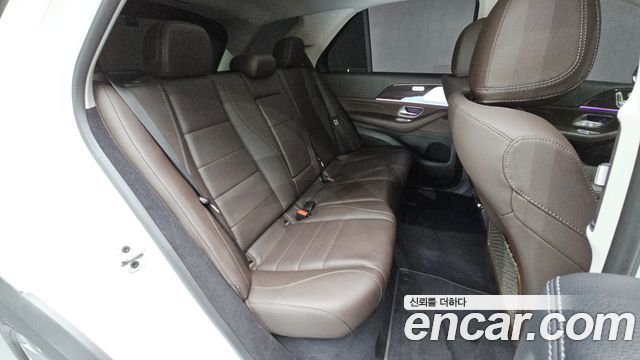 Mercedes-Benz GLE-Class 2022 — photo 16