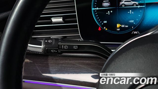 Mercedes-Benz GLE-Class 2022 — photo 29