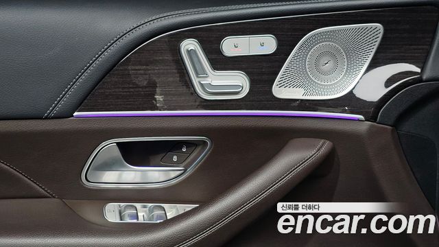Mercedes-Benz GLE-Class 2022 — photo 30