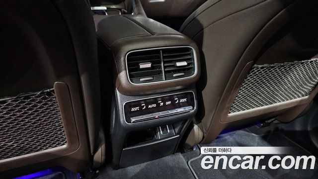 Mercedes-Benz GLE-Class 2022 — photo 35