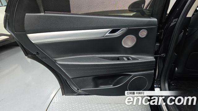 Genesis G80 2023 — photo 15
