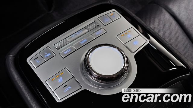 Genesis G80 2023 — photo 30