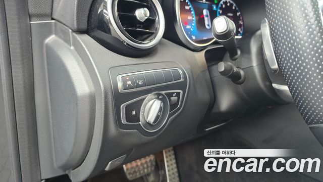 Mercedes-Benz C-Class 2020 — photo 24