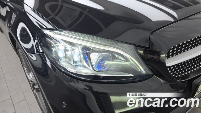 Mercedes-Benz C-Class 2020 — photo 8