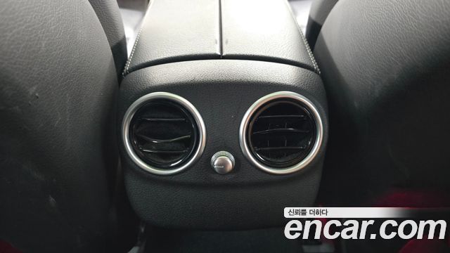 Mercedes-Benz C-Class 2020 — photo 31