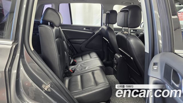 Volkswagen Tiguan 2013 — photo 12