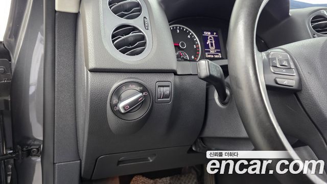 Volkswagen Tiguan 2013 — photo 16