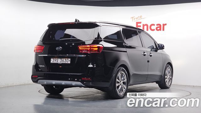 Kia Canival 2019 — photo 2