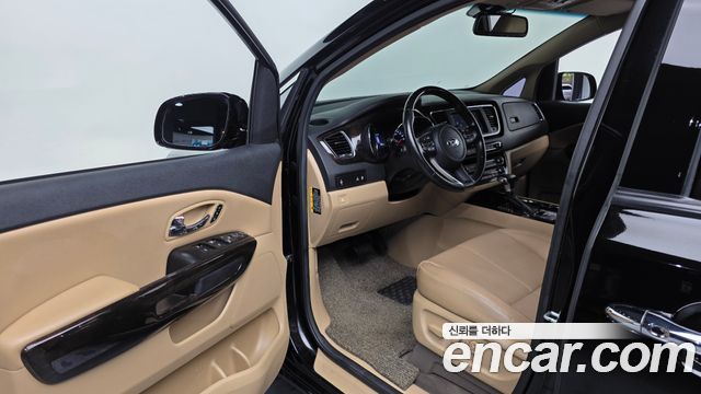Kia Canival 2019 — photo 13