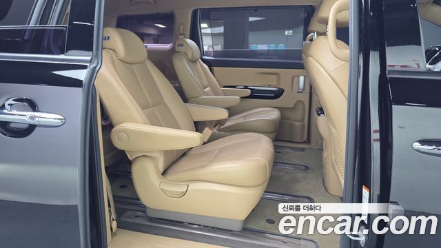 Kia Canival 2019 — photo 18