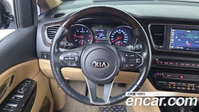 Kia Canival 2019 — photo 19