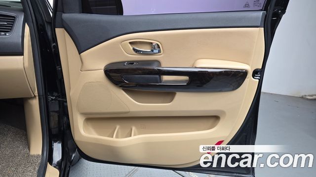 Kia Canival 2019 — photo 15