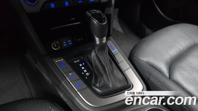 Hyundai AVANTE 2016 — photo 12