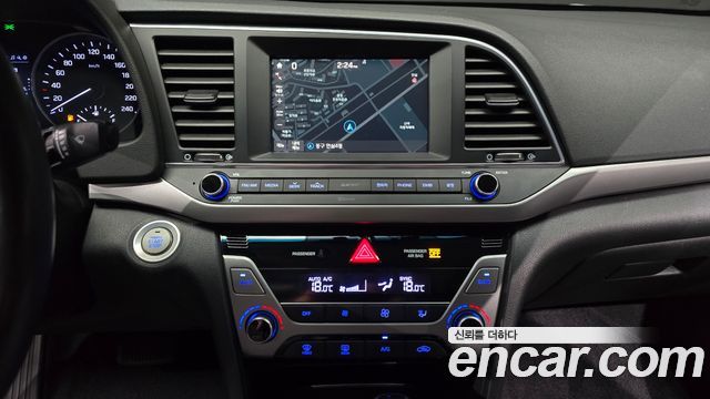 Hyundai AVANTE 2016 — photo 21