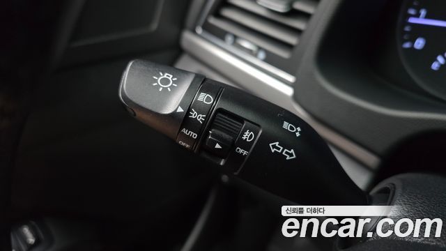 Hyundai AVANTE 2016 — photo 28