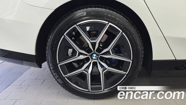 BMW 5-Series 2025 — photo 5