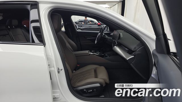 BMW 5-Series 2025 — photo 11