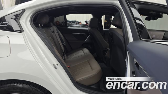 BMW 5-Series 2025 — photo 12