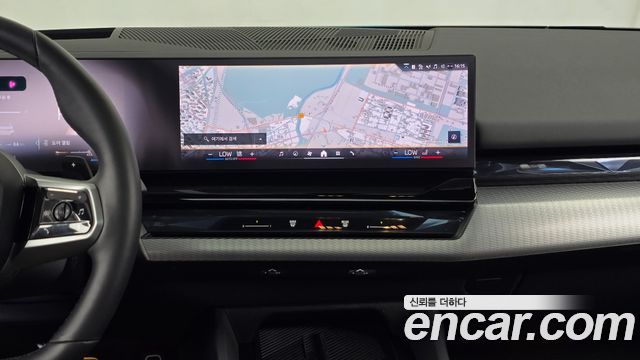 BMW 5-Series 2025 — photo 14