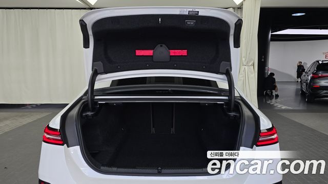 BMW 5-Series 2025 — photo 20