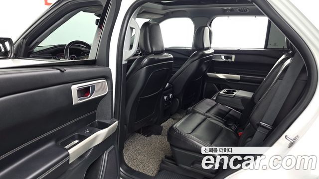 Ford Explorer 2020 — photo 17