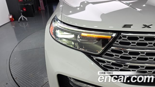 Ford Explorer 2020 — photo 8
