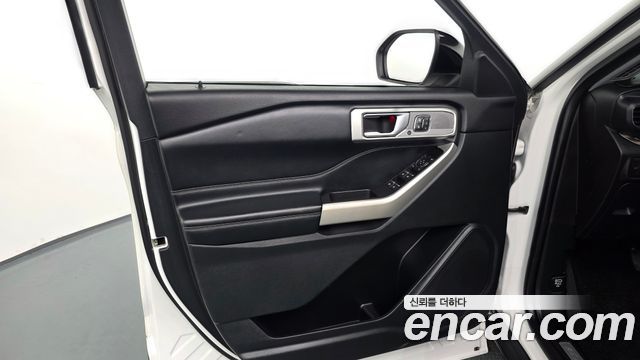 Ford Explorer 2020 — photo 14