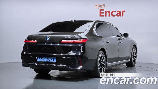 BMW i7 2024 — photo 2