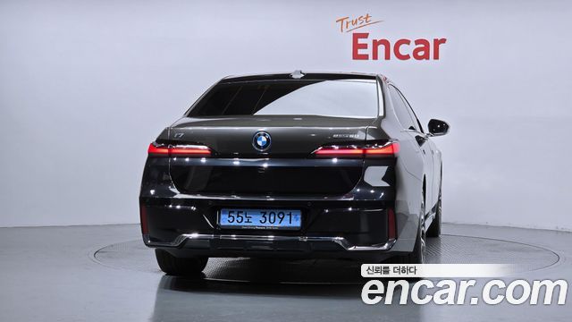 BMW i7 2024 — photo 4