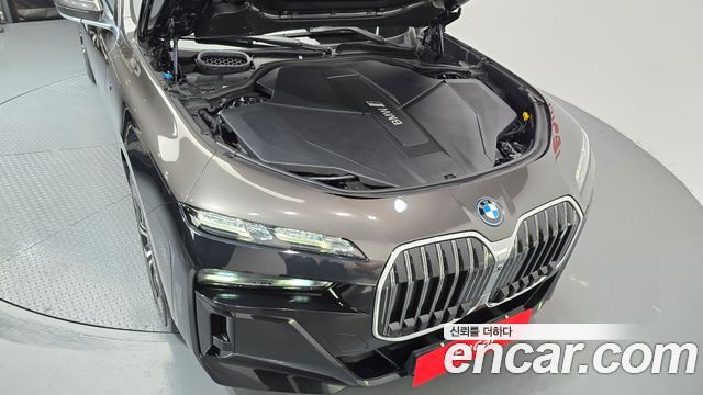 BMW i7 2024 — photo 6