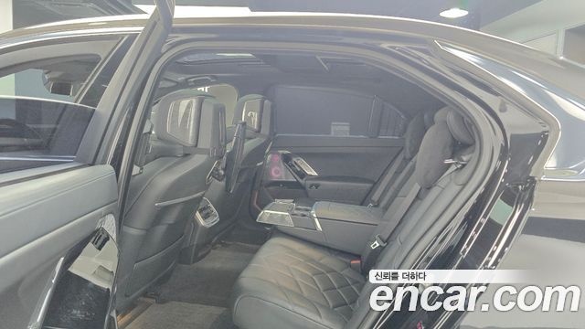 BMW i7 2024 — photo 12